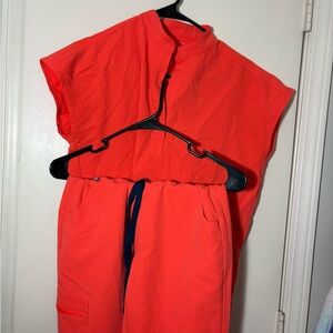 figs neon coral xxs/p set